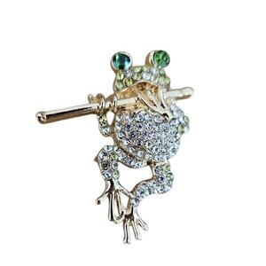 Flute Playing Frog Brooch – Crystal Rhinestone Goldtone Pin/Pendant